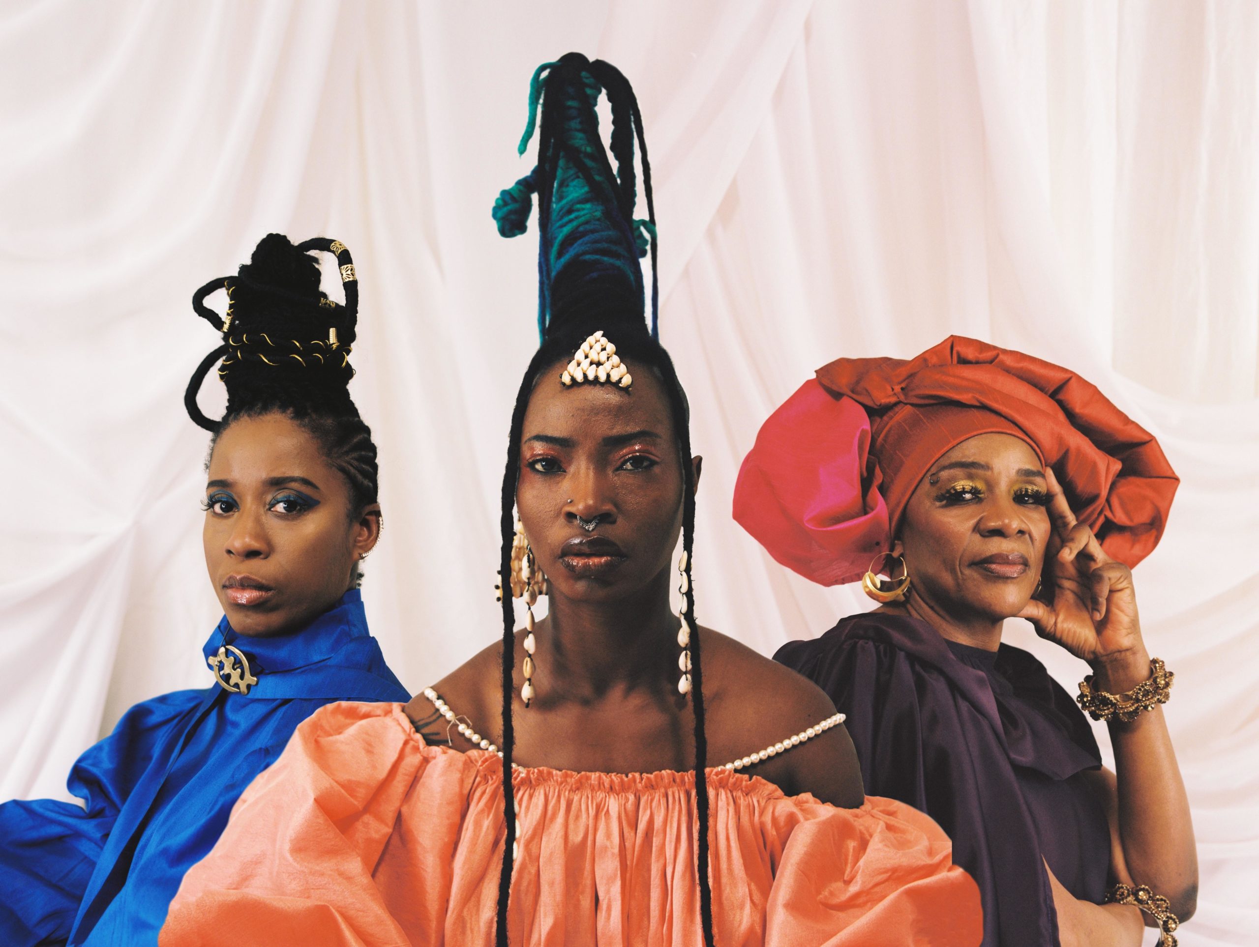 Kuvassa Fafa Ruffino, Dobet Gnahoré ja Mamani Keïta.