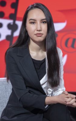 Zahra Karimy -henkilökuva